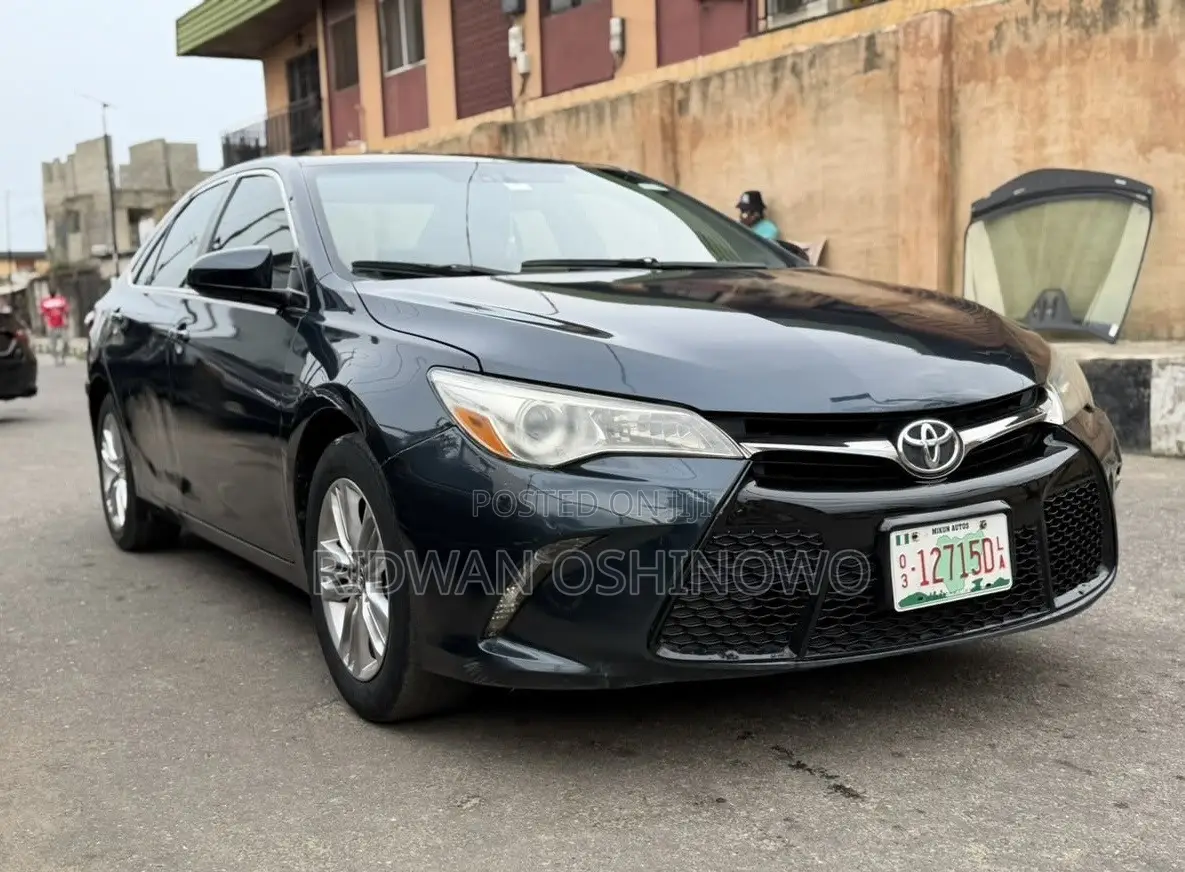Toyota Camry SE 4dr Sedan (2.5L 4cyl 6A) 2016 Blue