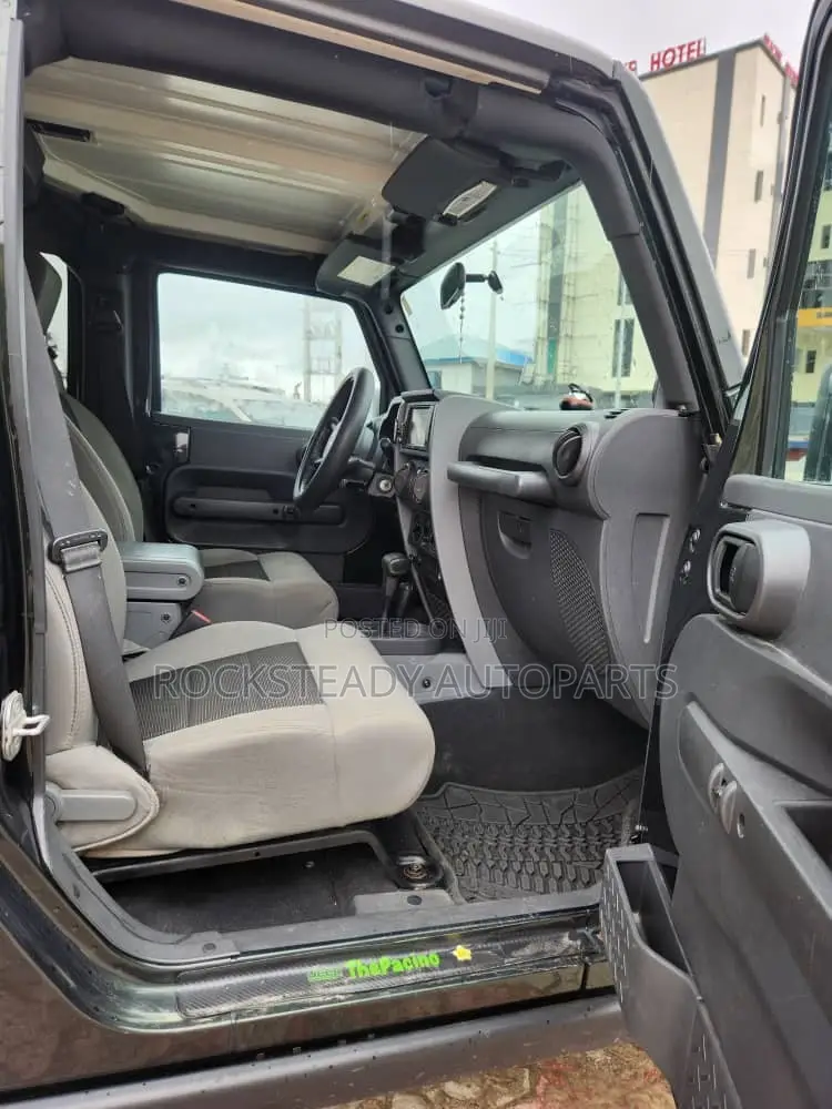 Jeep Wrangler Rubicon 2010 Green