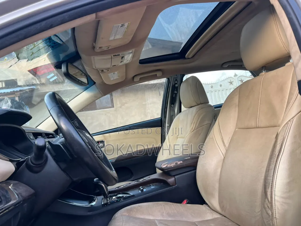Toyota Avalon XLE 4dr Sedan (3.5L 6cyl 6A) 2015 Gold