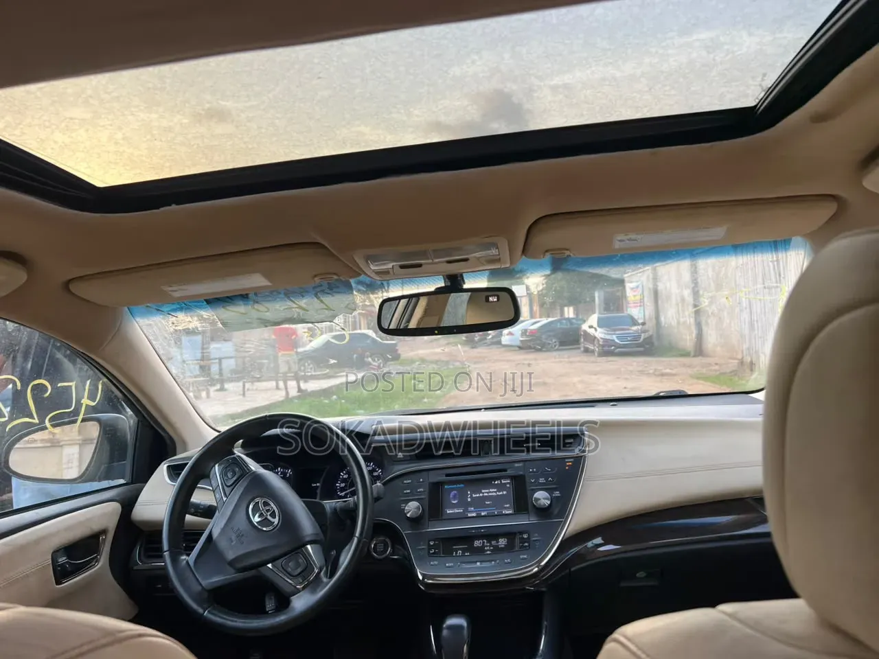 Toyota Avalon XLE 4dr Sedan (3.5L 6cyl 6A) 2015 Gold