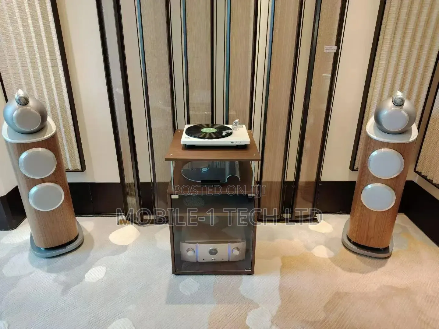 Bowers & Wilkins 803 D4 Multi Room Speaker