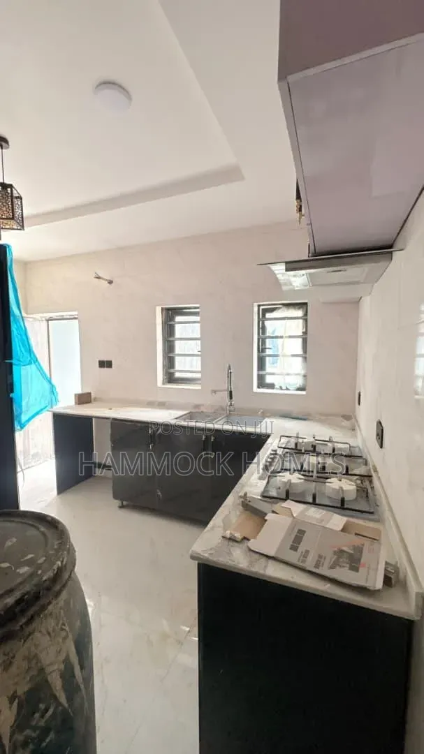 4bdrm Duplex in Engineer Lere Adigun, Basorun for sale