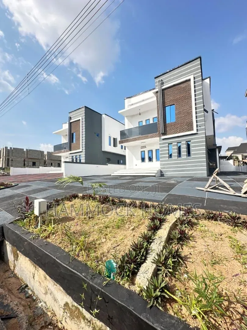 4bdrm Duplex in Engineer Lere Adigun, Basorun for sale