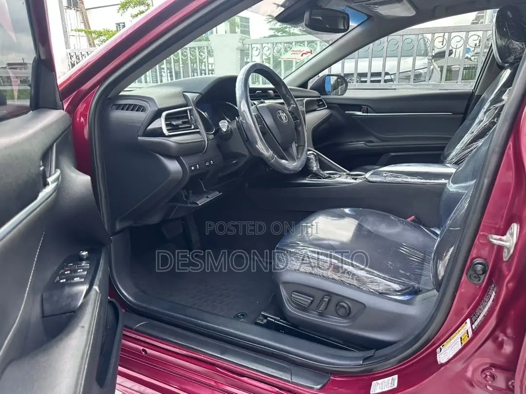 Toyota Camry XSE FWD (2.5L 4cyl 8AM) 2018 Red
