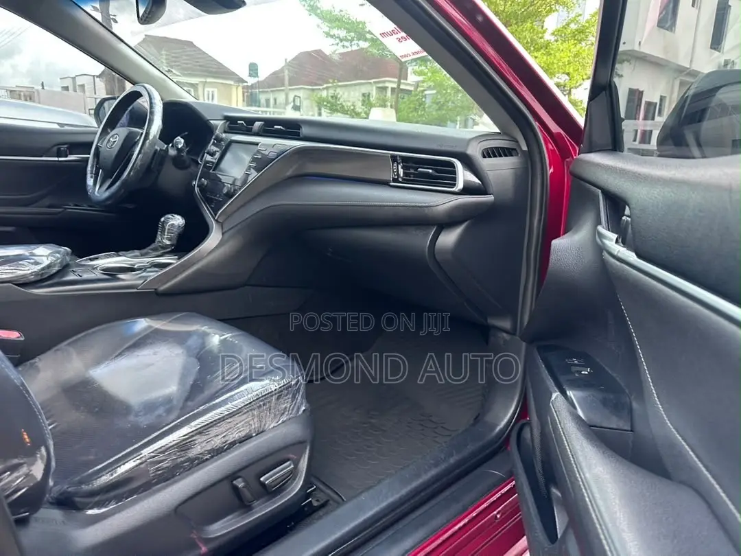 Toyota Camry XSE FWD (2.5L 4cyl 8AM) 2018 Red