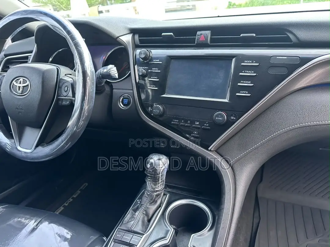 Toyota Camry XSE FWD (2.5L 4cyl 8AM) 2018 Red