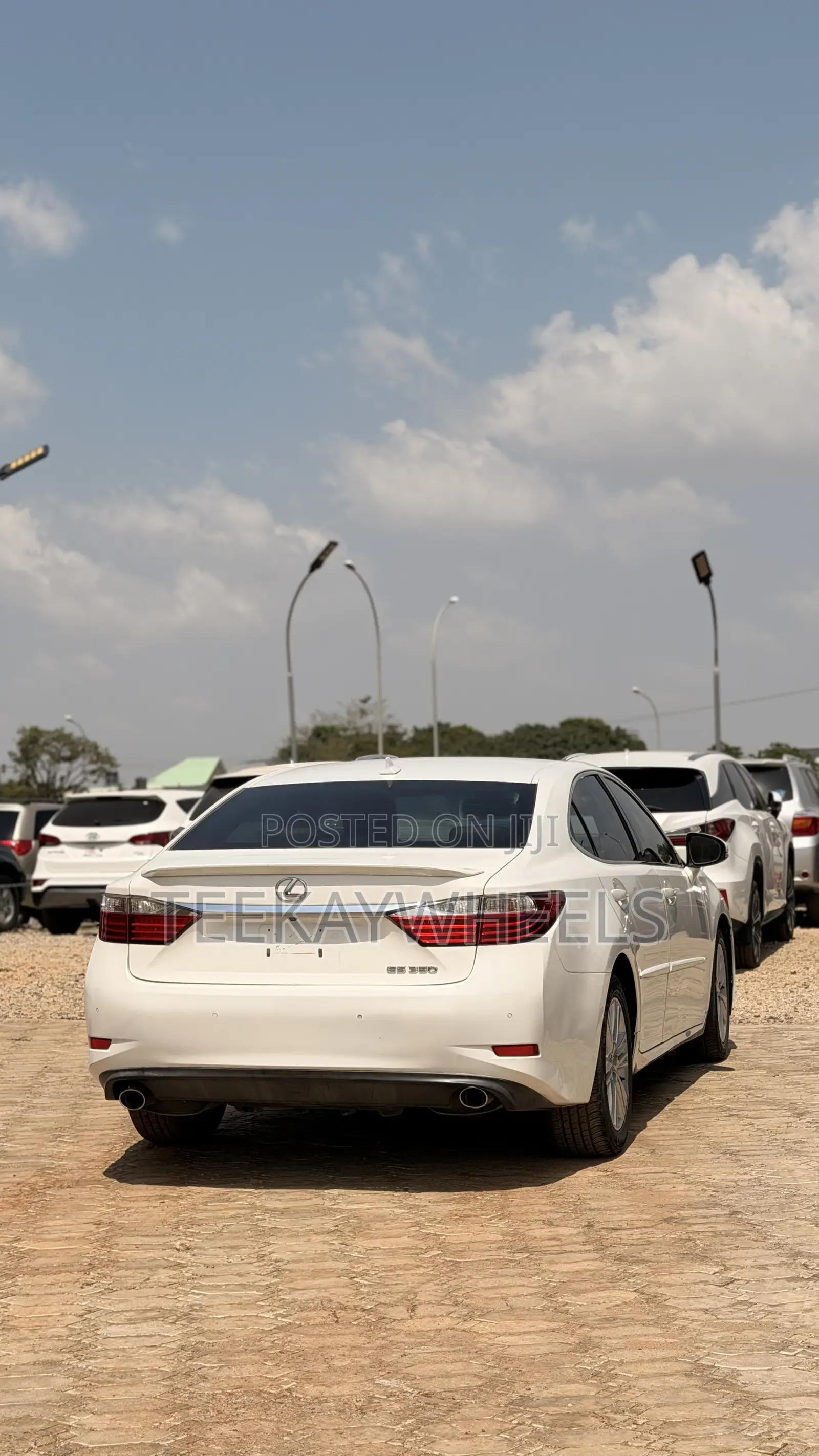 Lexus ES 350 FWD 2013 White