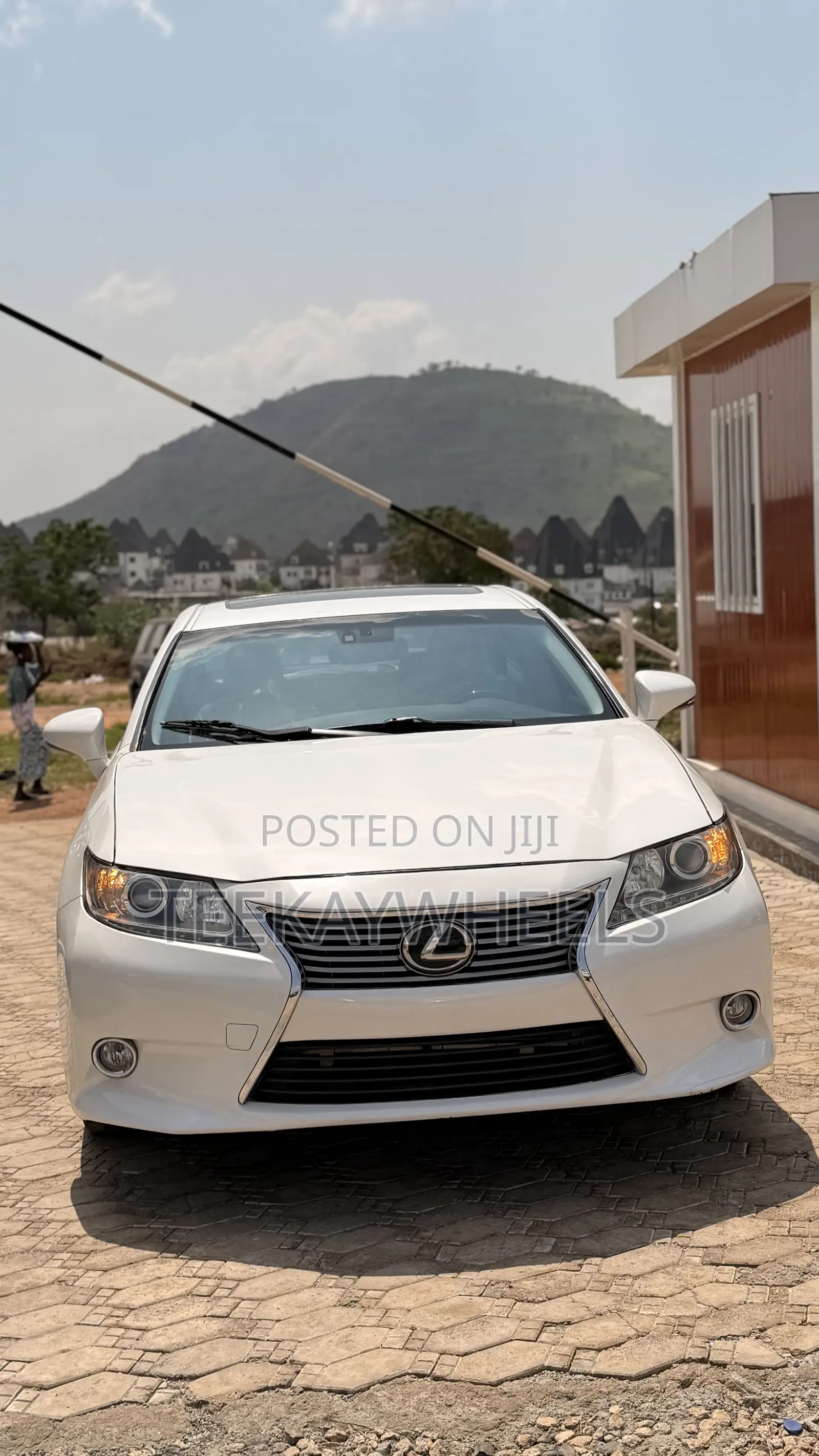 Lexus ES 350 FWD 2013 White