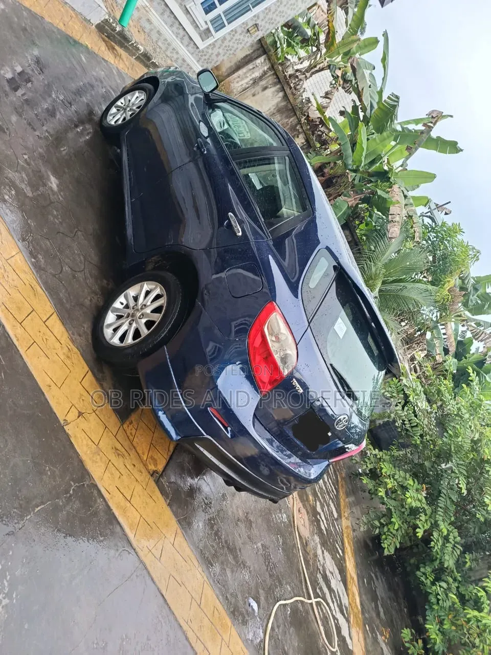 Toyota Matrix XRS Hatchback FWD (2.4L 4cyl 5A) 2010 Blue
