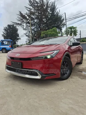 Toyota Prius XLE 2025 Red