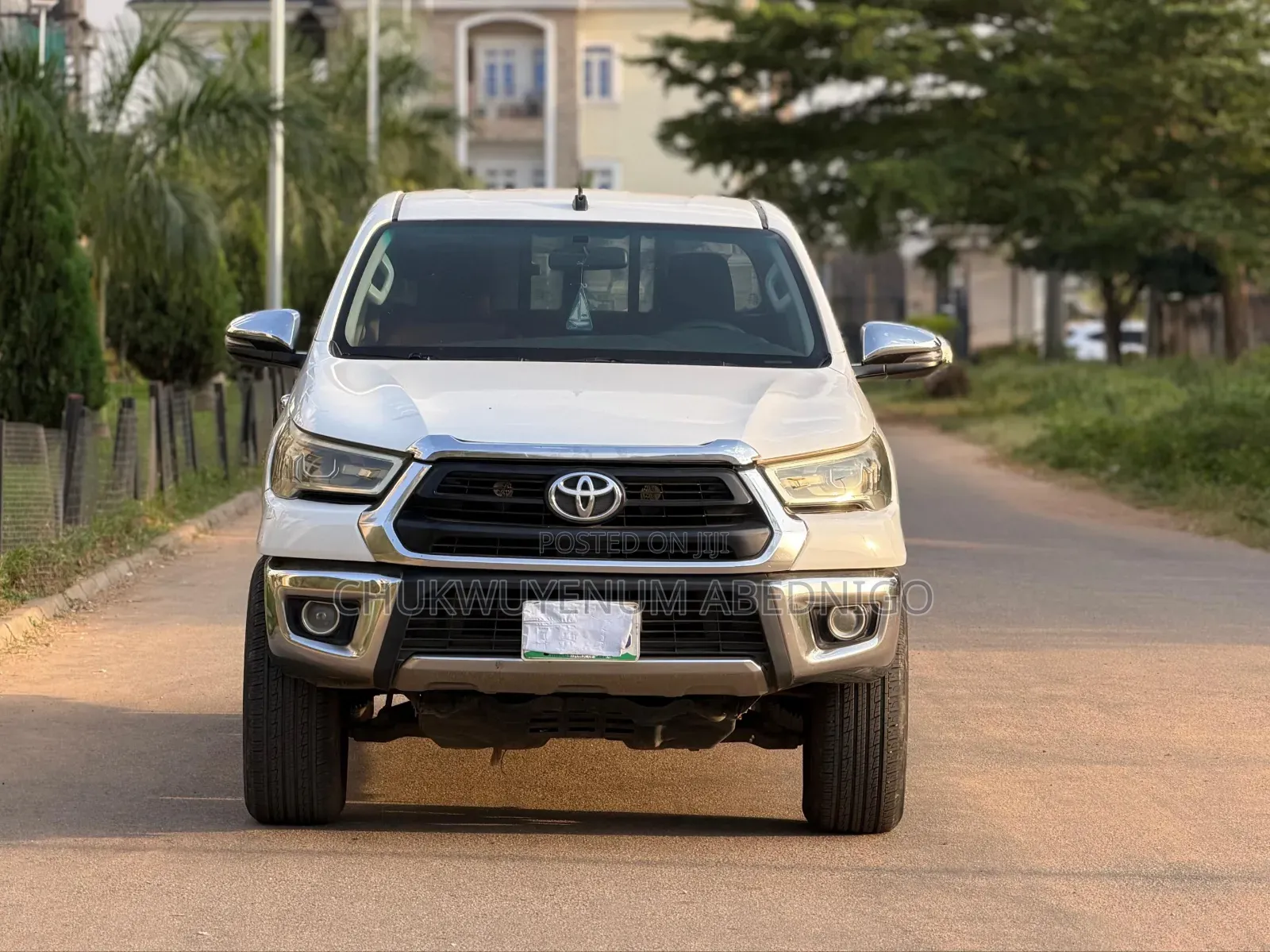 Toyota Hilux 2022 White