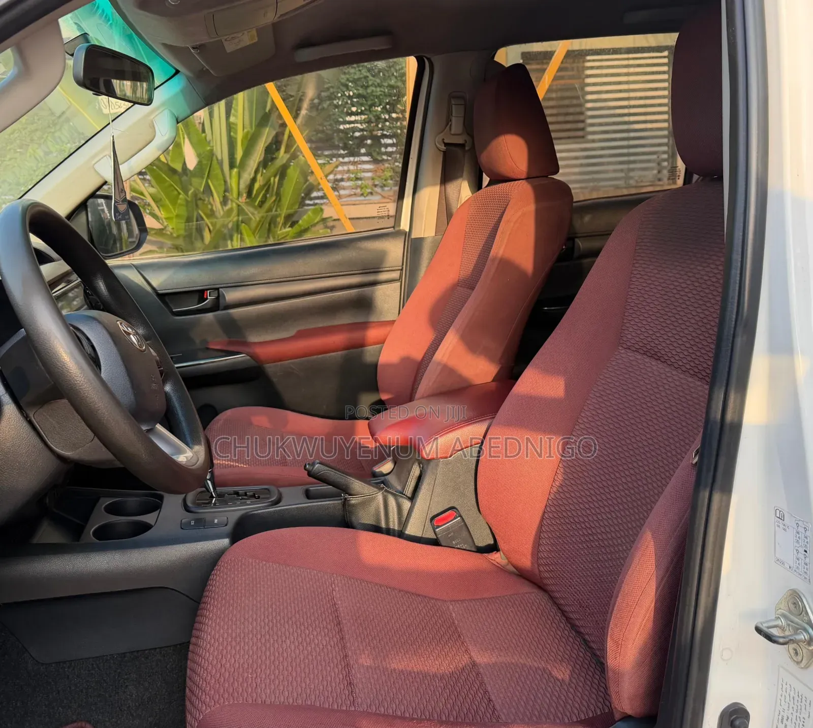 Toyota Hilux 2022 White