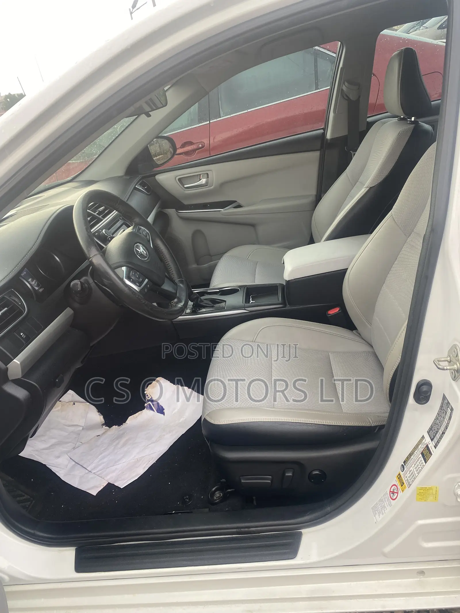 Toyota Camry SE 4dr Sedan (2.5L 4cyl 6A) 2015 White