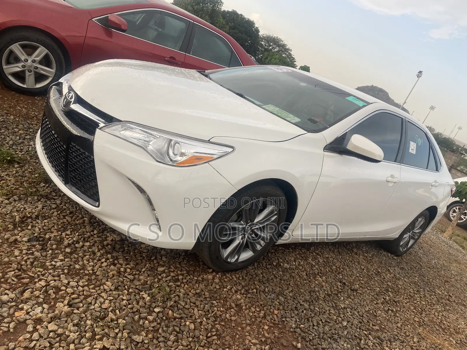 Toyota Camry SE 4dr Sedan (2.5L 4cyl 6A) 2015 White