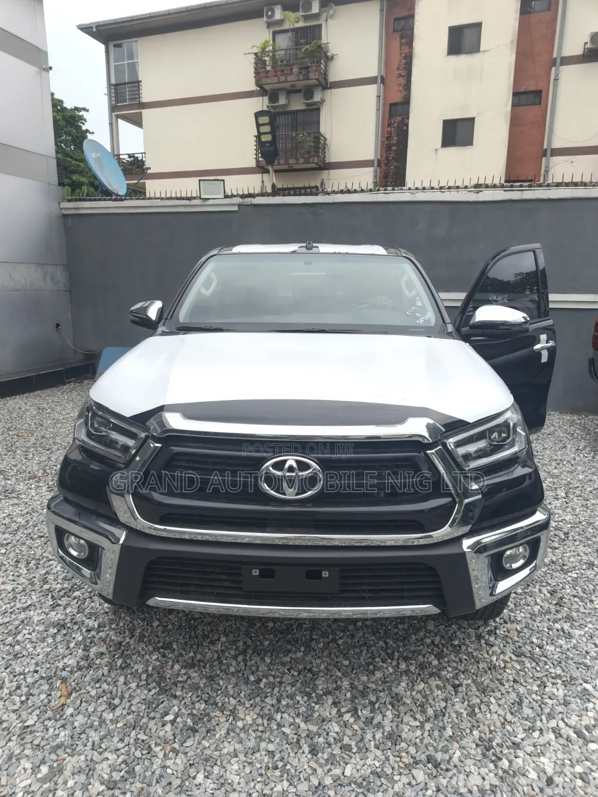 New Toyota Hilux S 2026 Black