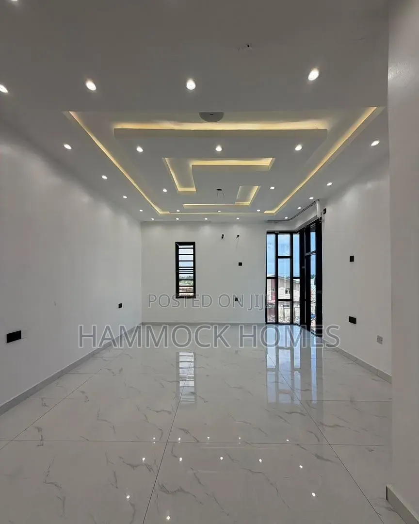 4bdrm Duplex in Oluyole Estate for sale