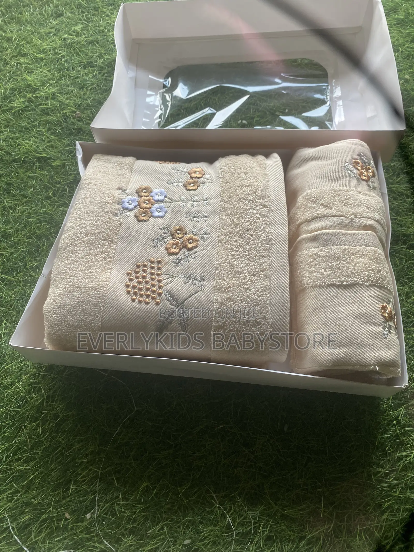 3 in 1 Luxury 3D Embroidered Towel Gift Set - Bath & Face Towels