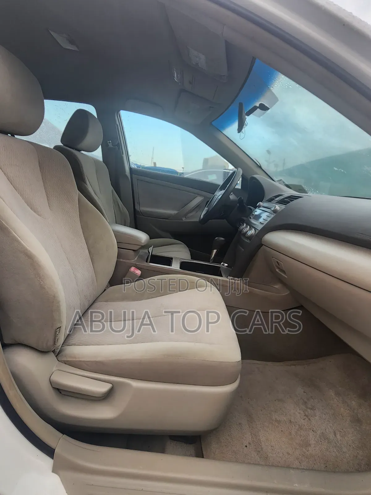 Toyota Camry LE 4dr Sedan (2.5L 4cyl 6AM) 2010 White