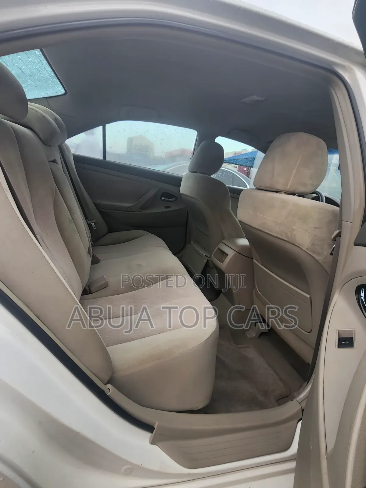 Toyota Camry LE 4dr Sedan (2.5L 4cyl 6AM) 2010 White