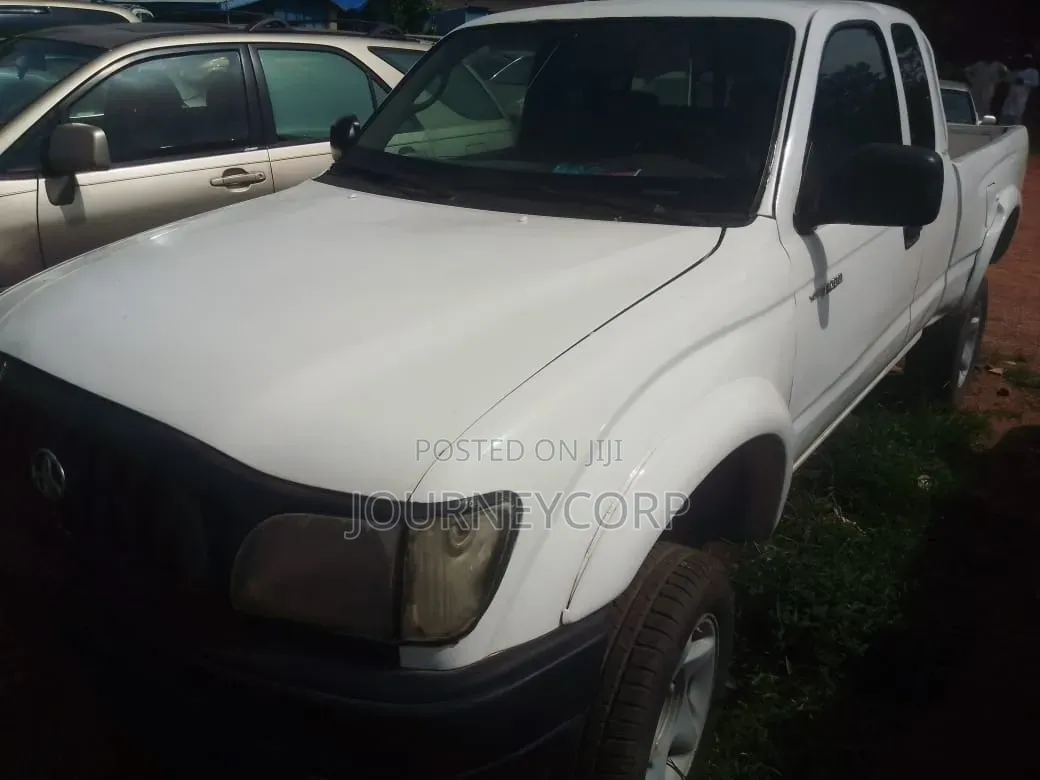Toyota Tacoma Base 4x4 Xtracab 121.9 in. WB 2002 White