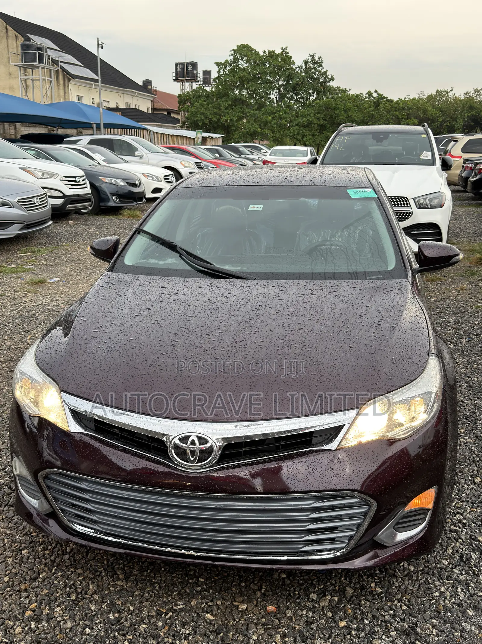 Toyota Avalon XLE Premium Sedan FWD (3.5L 6cyl 6A) 2013 Burgundy