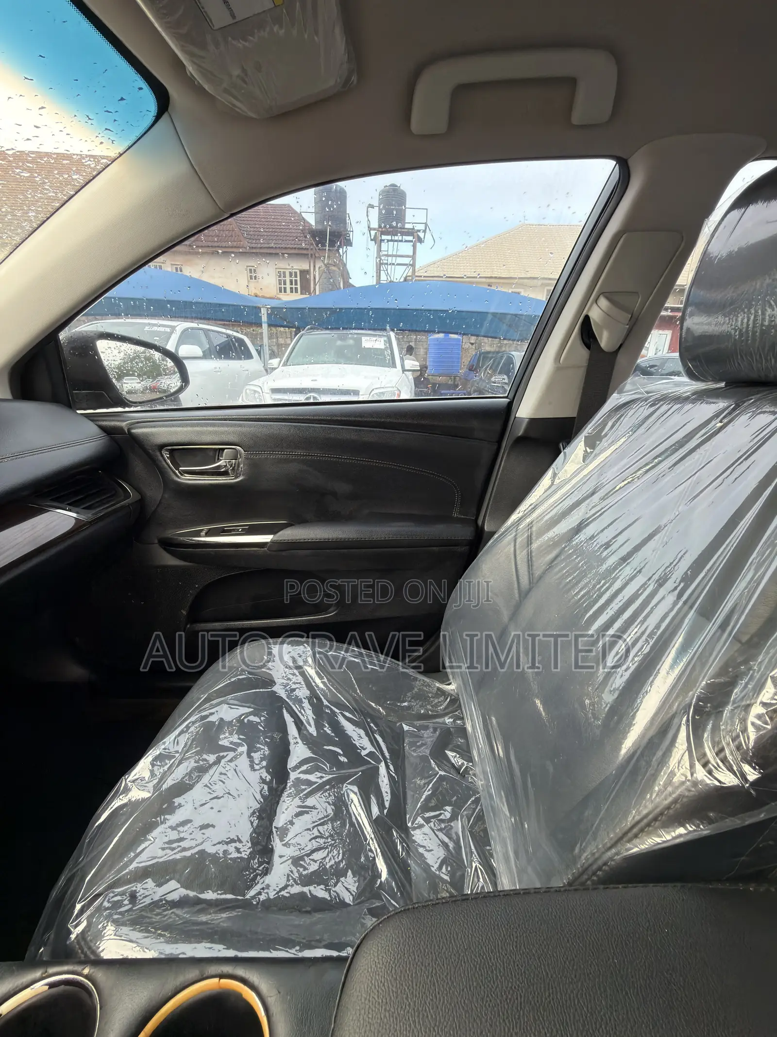 Toyota Avalon XLE Premium Sedan FWD (3.5L 6cyl 6A) 2013 Burgundy