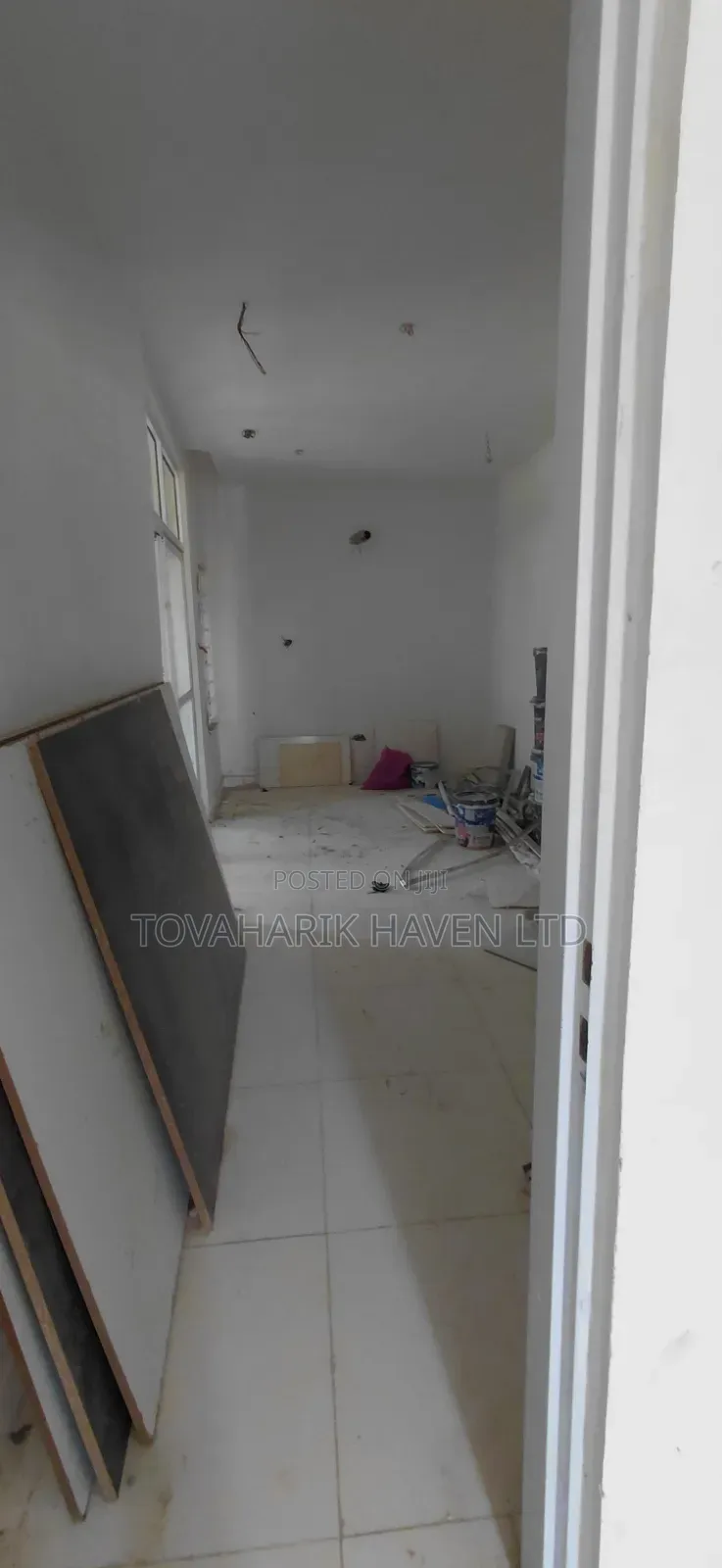 1bdrm Room & Parlour in Gaduwa for sale