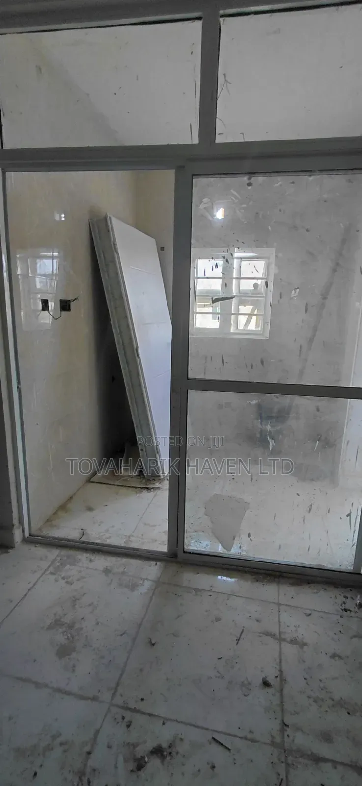 1bdrm Room & Parlour in Gaduwa for sale