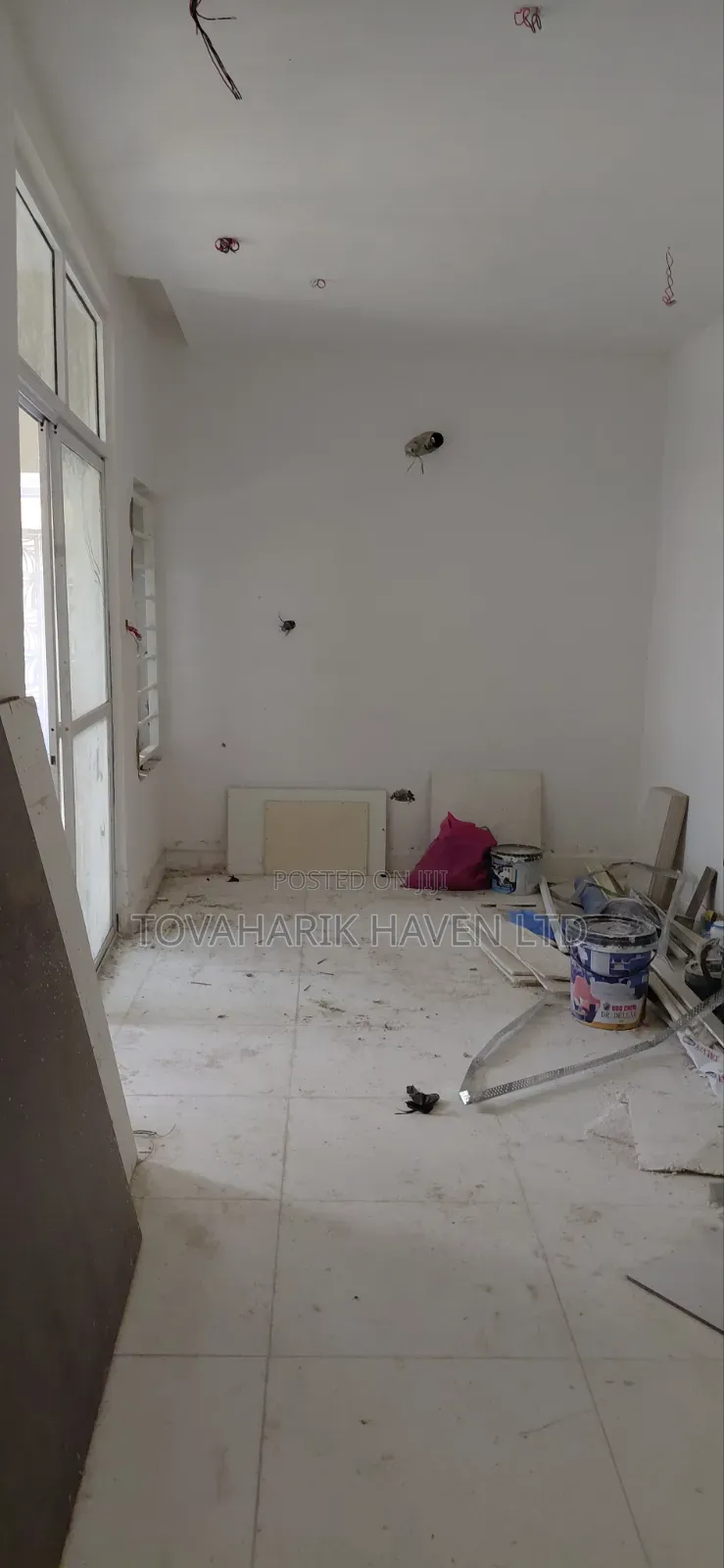 1bdrm Room & Parlour in Gaduwa for sale