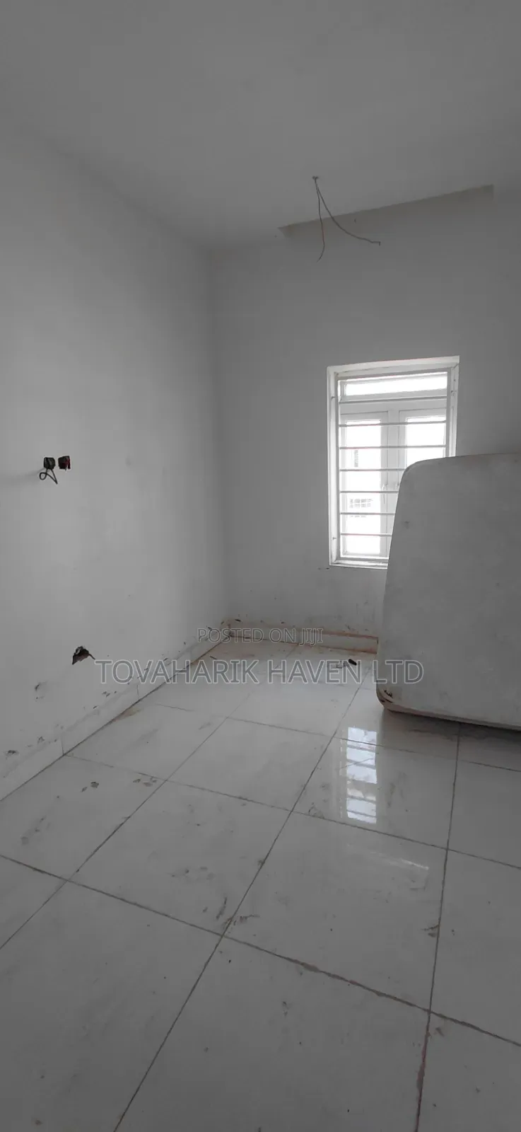 1bdrm Room & Parlour in Gaduwa for sale