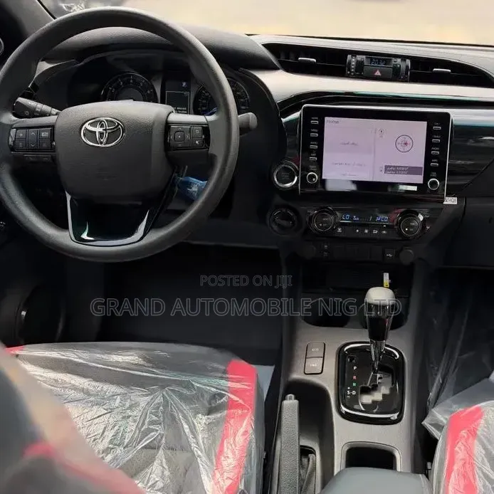 New Toyota Hilux 2026 Black