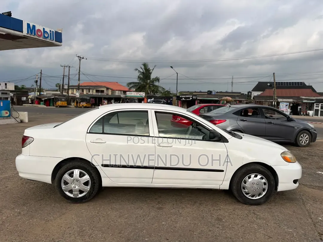 Toyota Corolla 2005 White