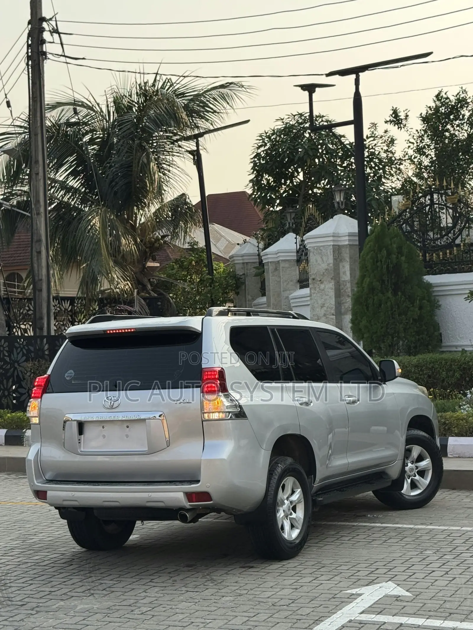Toyota Land Cruiser Prado 4.0 Petrol TX-L 2010 Silver