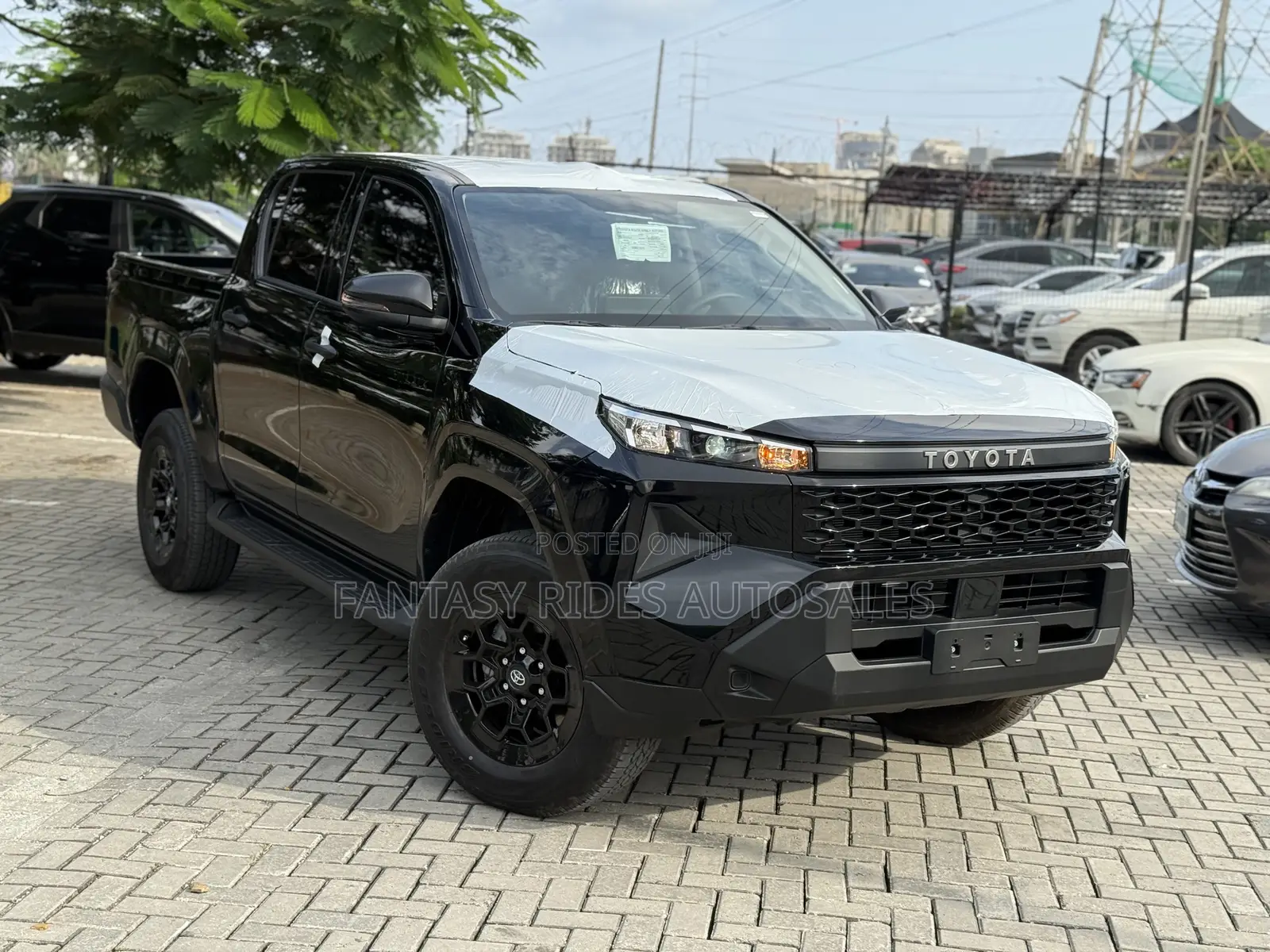 New Toyota Hilux 2026 Black