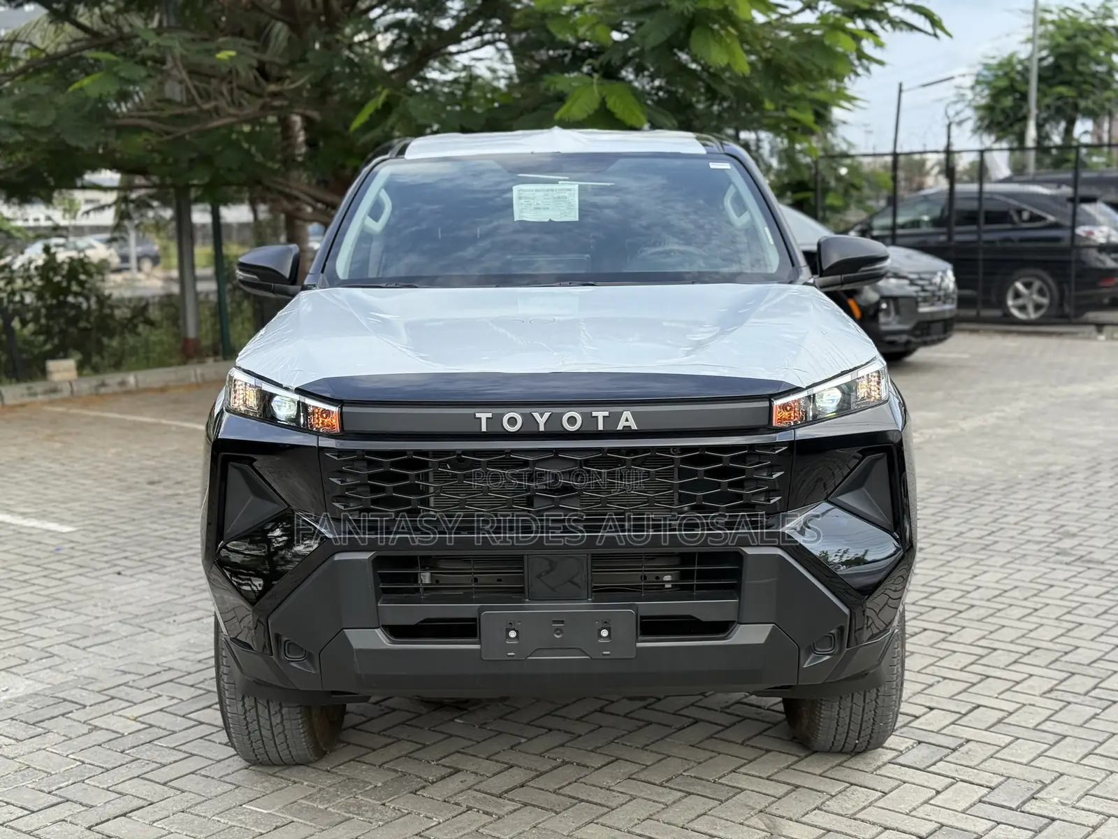 New Toyota Hilux 2026 Black