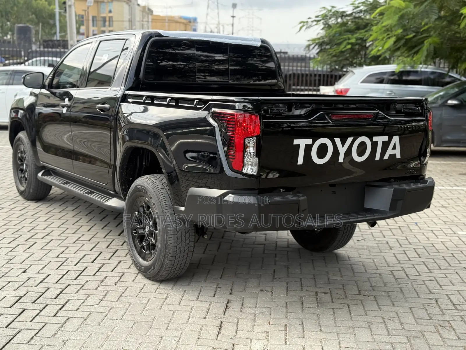 New Toyota Hilux 2026 Black