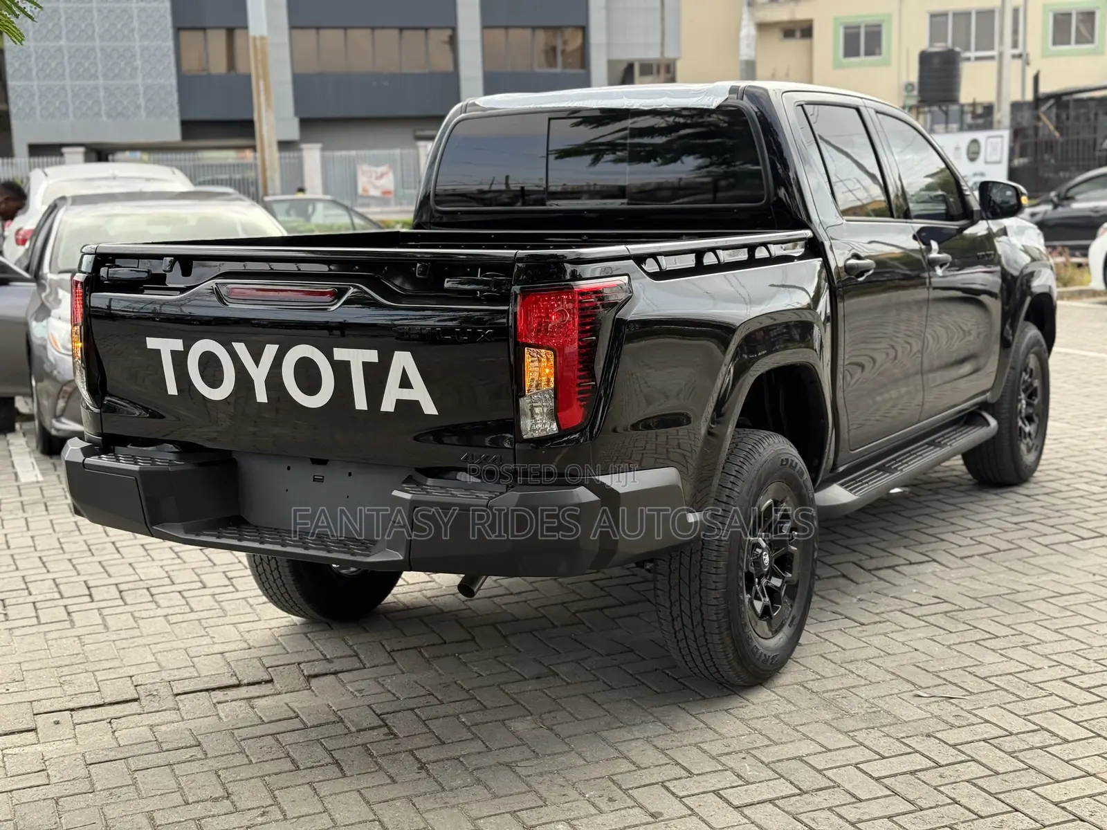 New Toyota Hilux 2026 Black