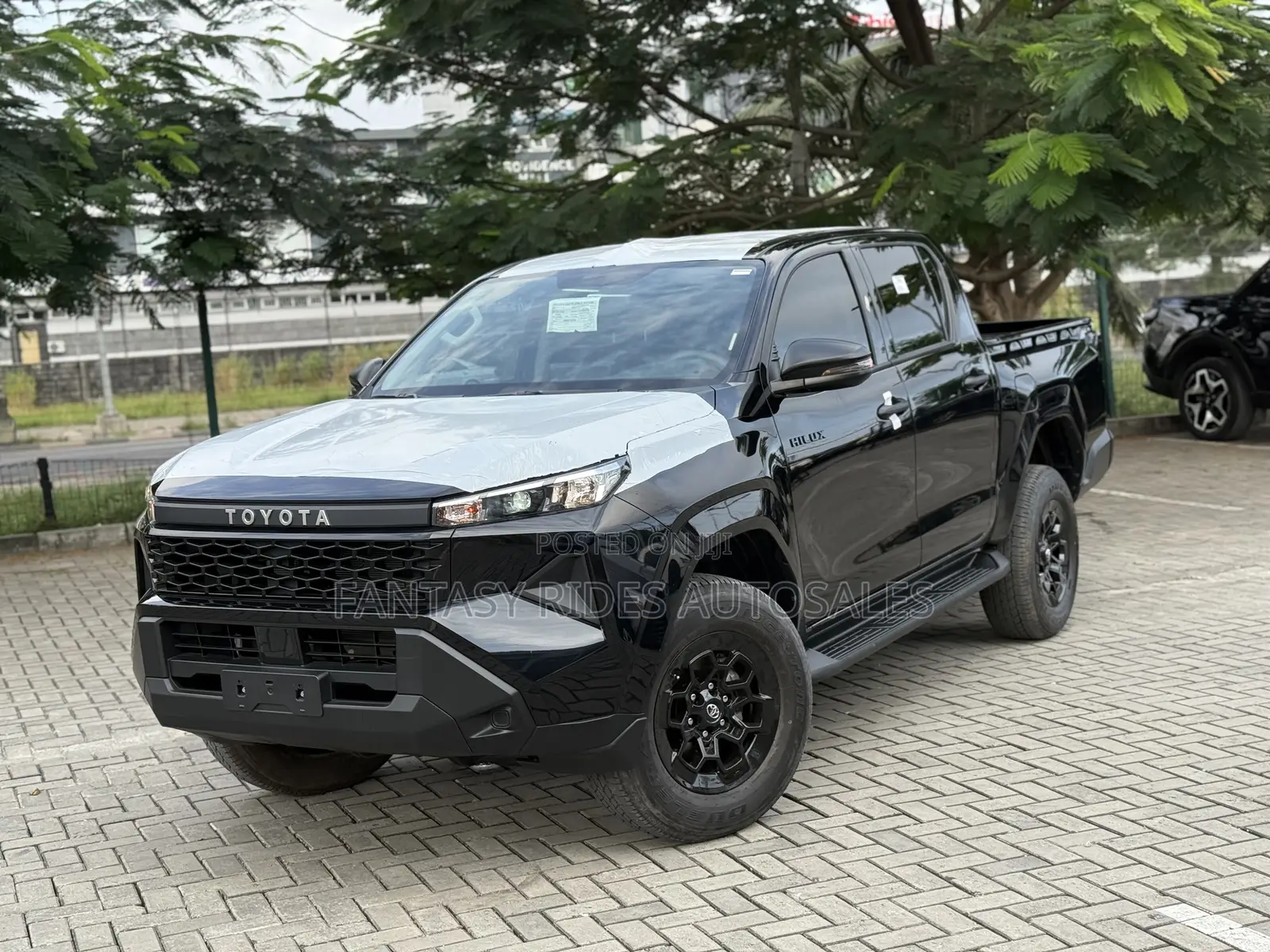 New Toyota Hilux 2026 Black