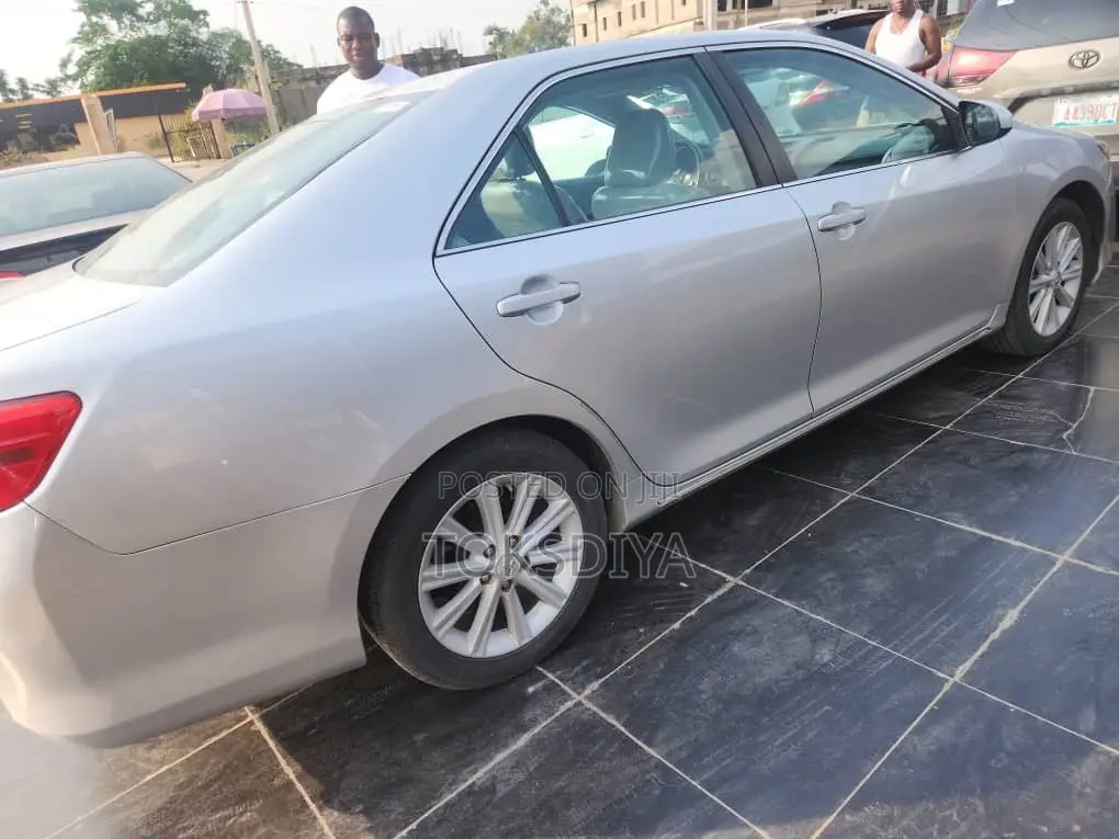 Toyota Camry L 4dr Sedan (2.5L 4cyl 6A) 2013 Silver