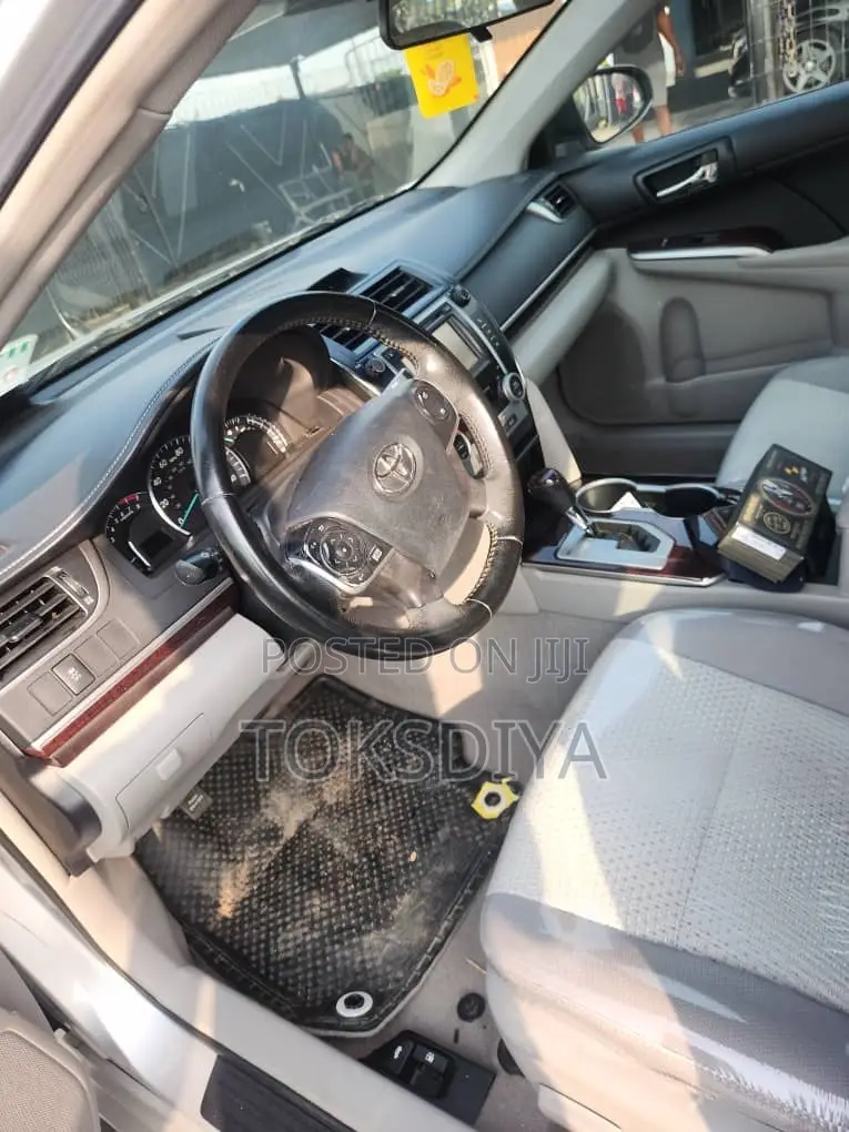 Toyota Camry L 4dr Sedan (2.5L 4cyl 6A) 2013 Silver