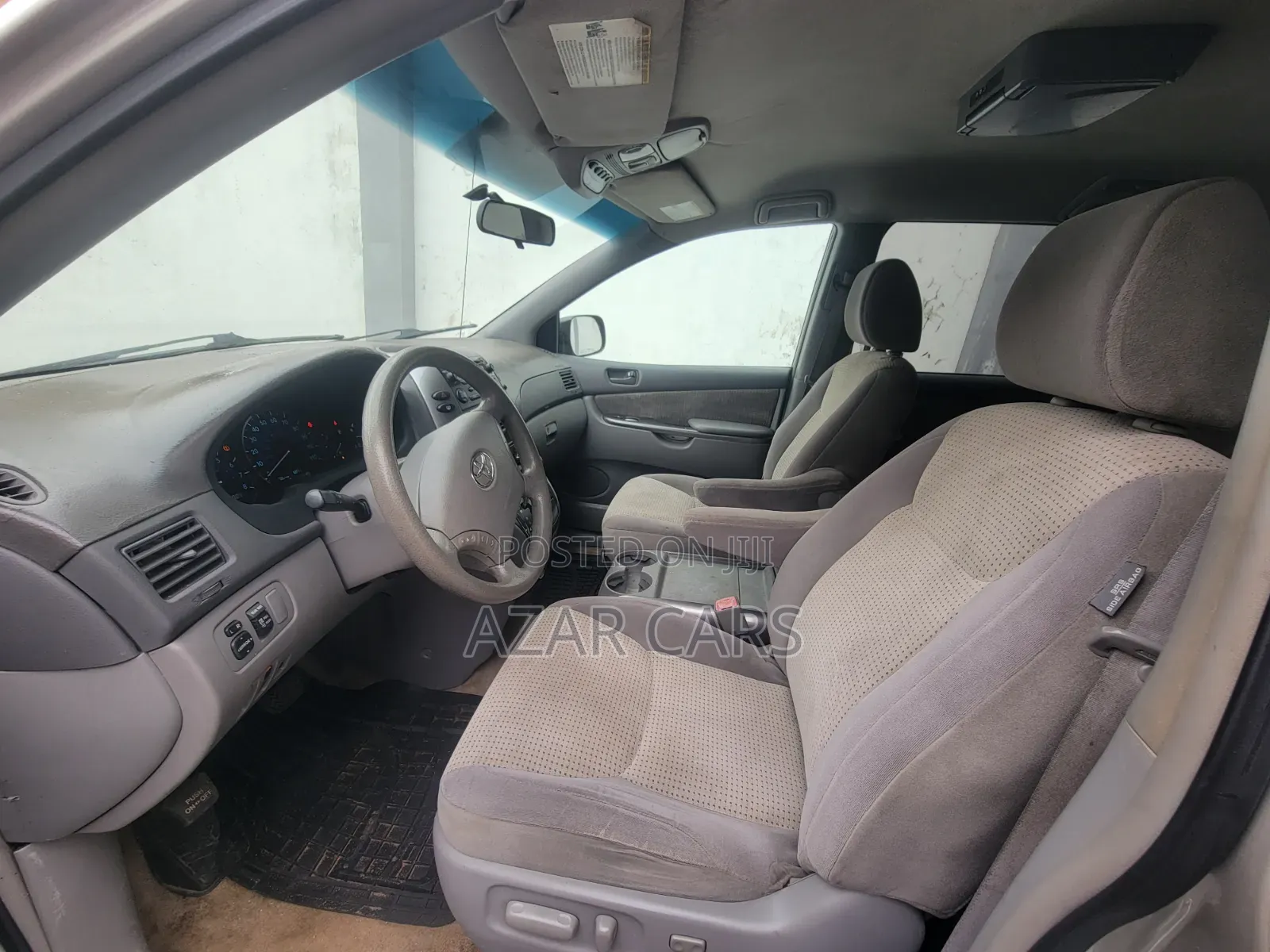 Toyota Sienna LE 2009 Gold