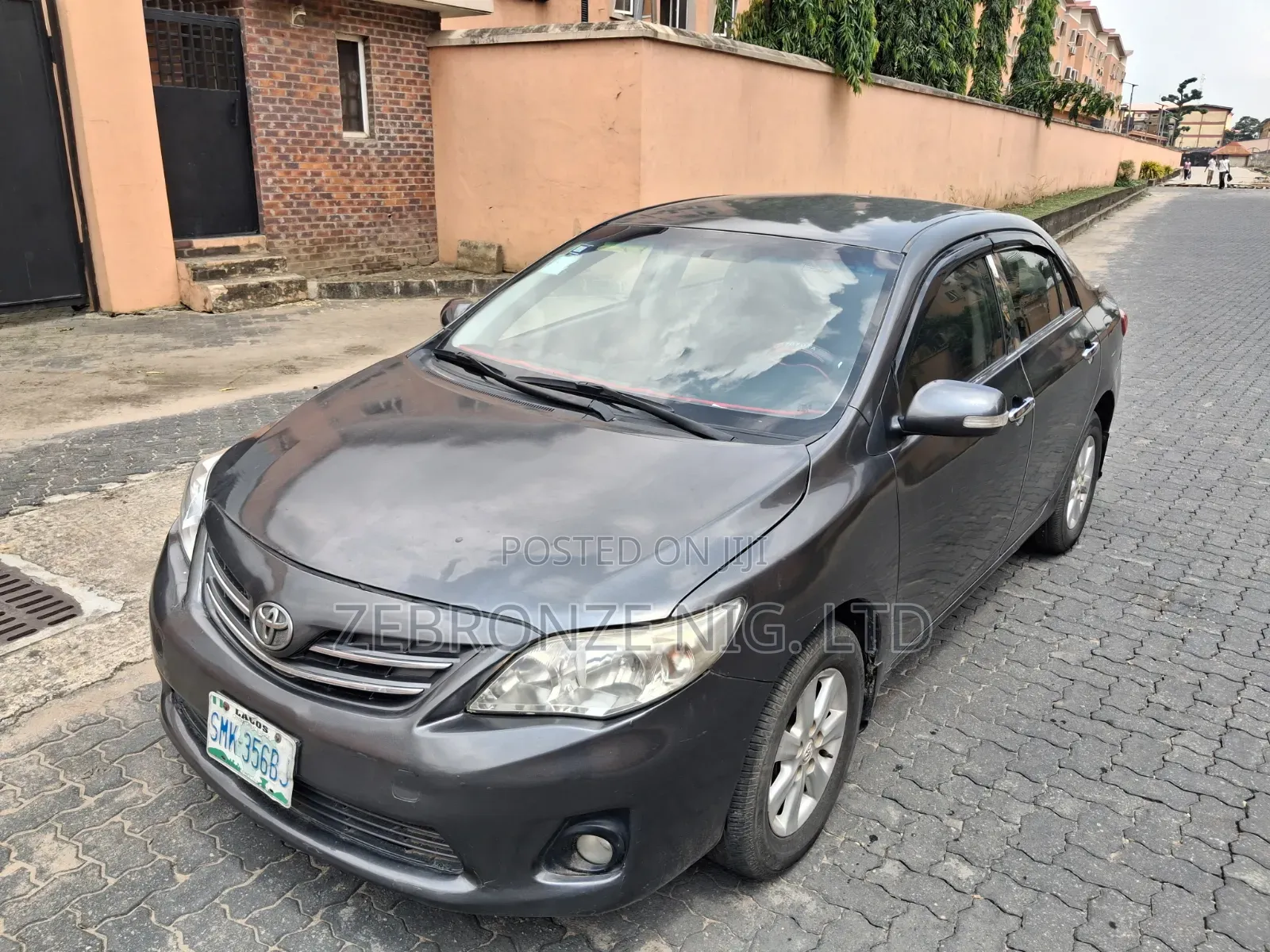 Toyota Corolla LE 4dr Sedan (1.8L 4cyl 4A) 2012 Gray
