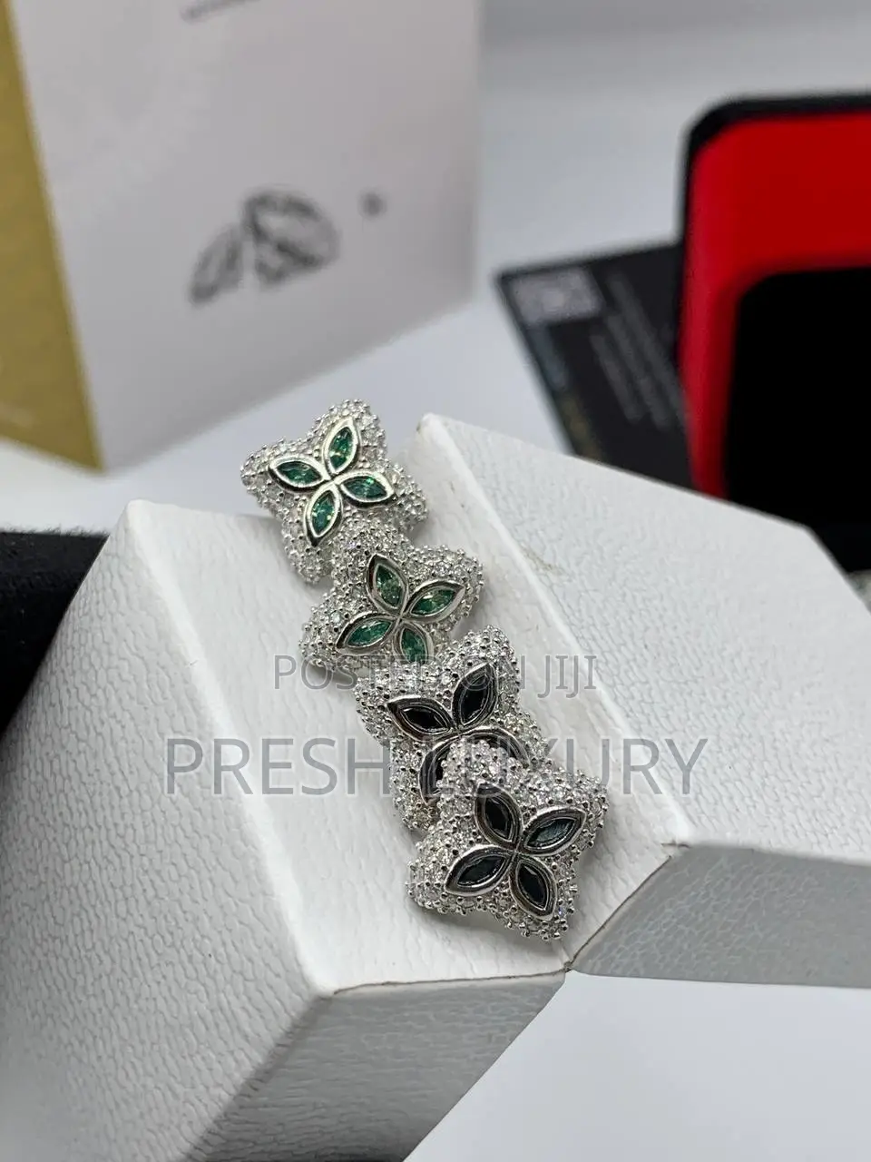 VVS Moissanite Unisex Earrings
