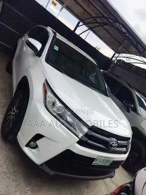 Toyota Highlander SE 4x4 V6 (3.5L 6cyl 8A) 2018 White
