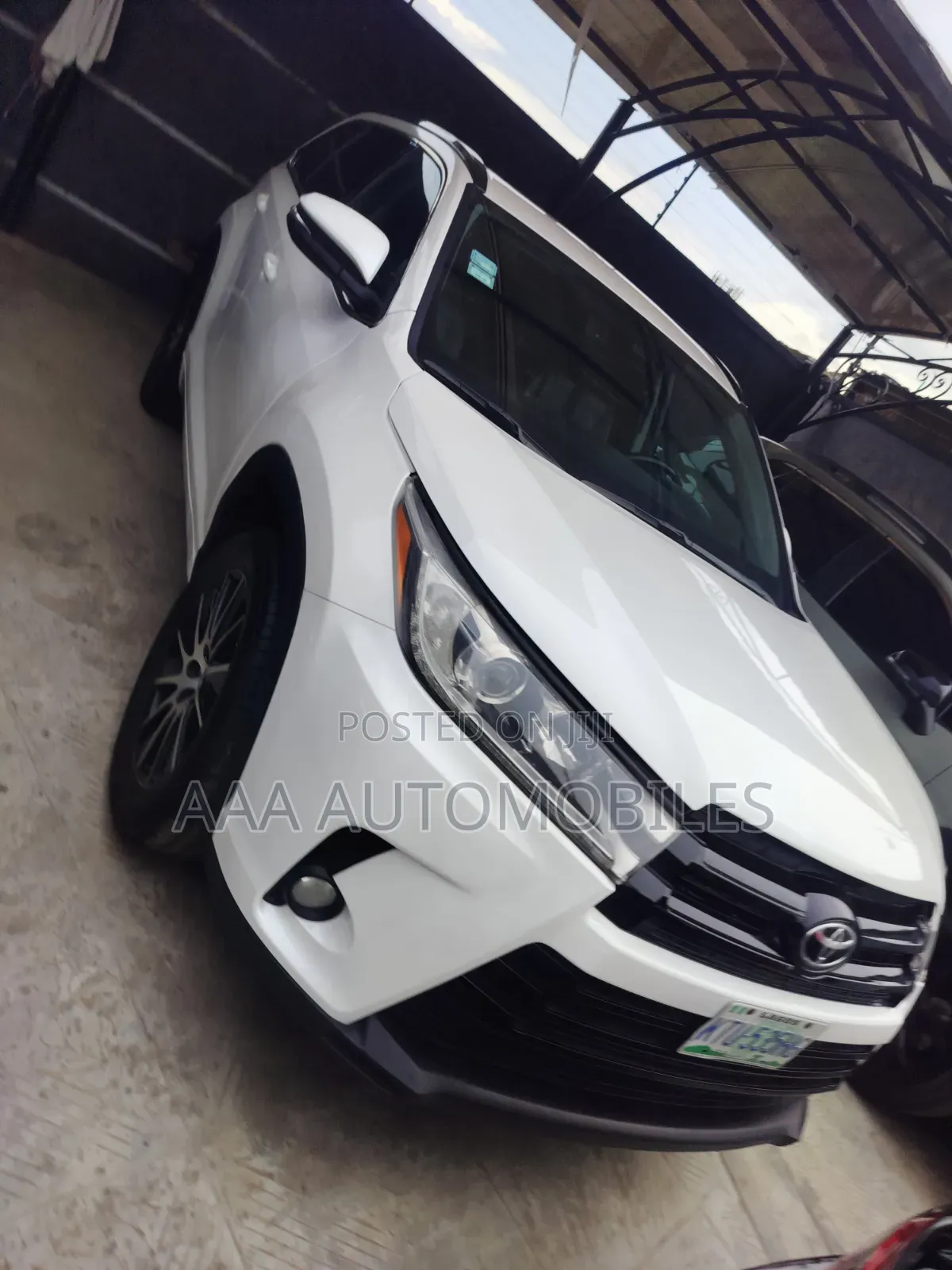 Toyota Highlander SE 4x4 V6 (3.5L 6cyl 8A) 2018 White