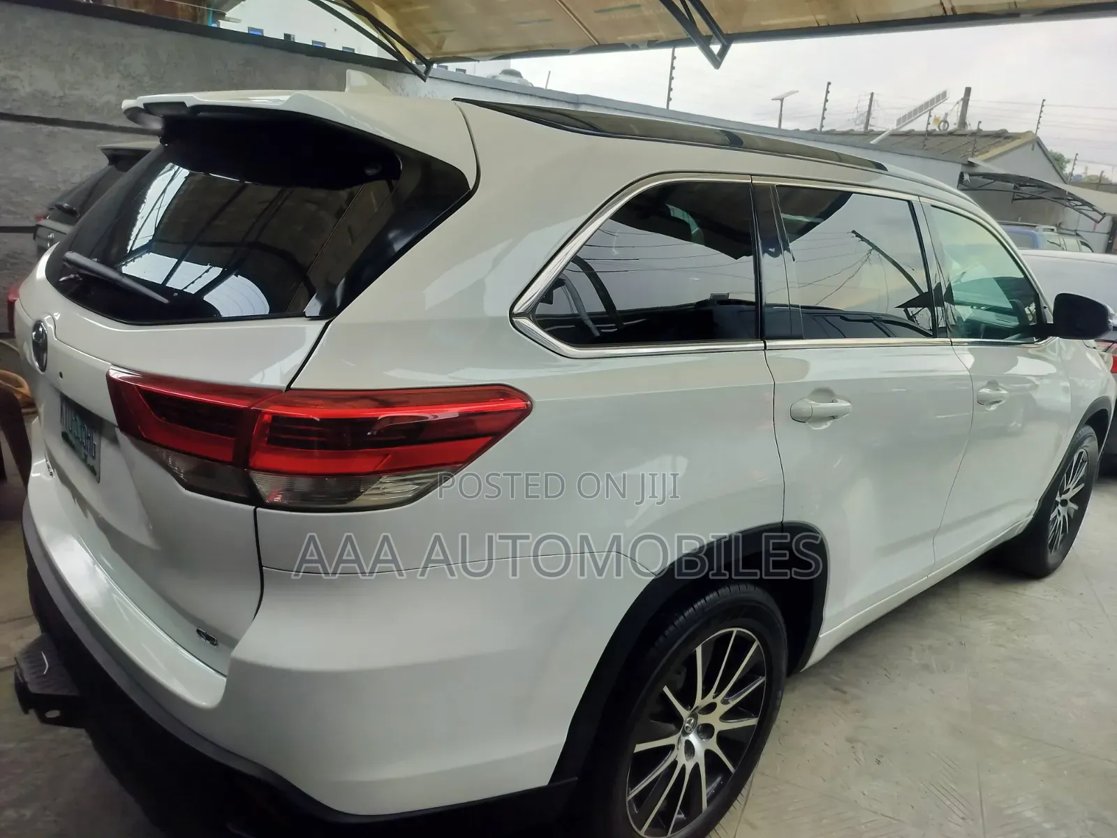 Toyota Highlander SE 4x4 V6 (3.5L 6cyl 8A) 2018 White