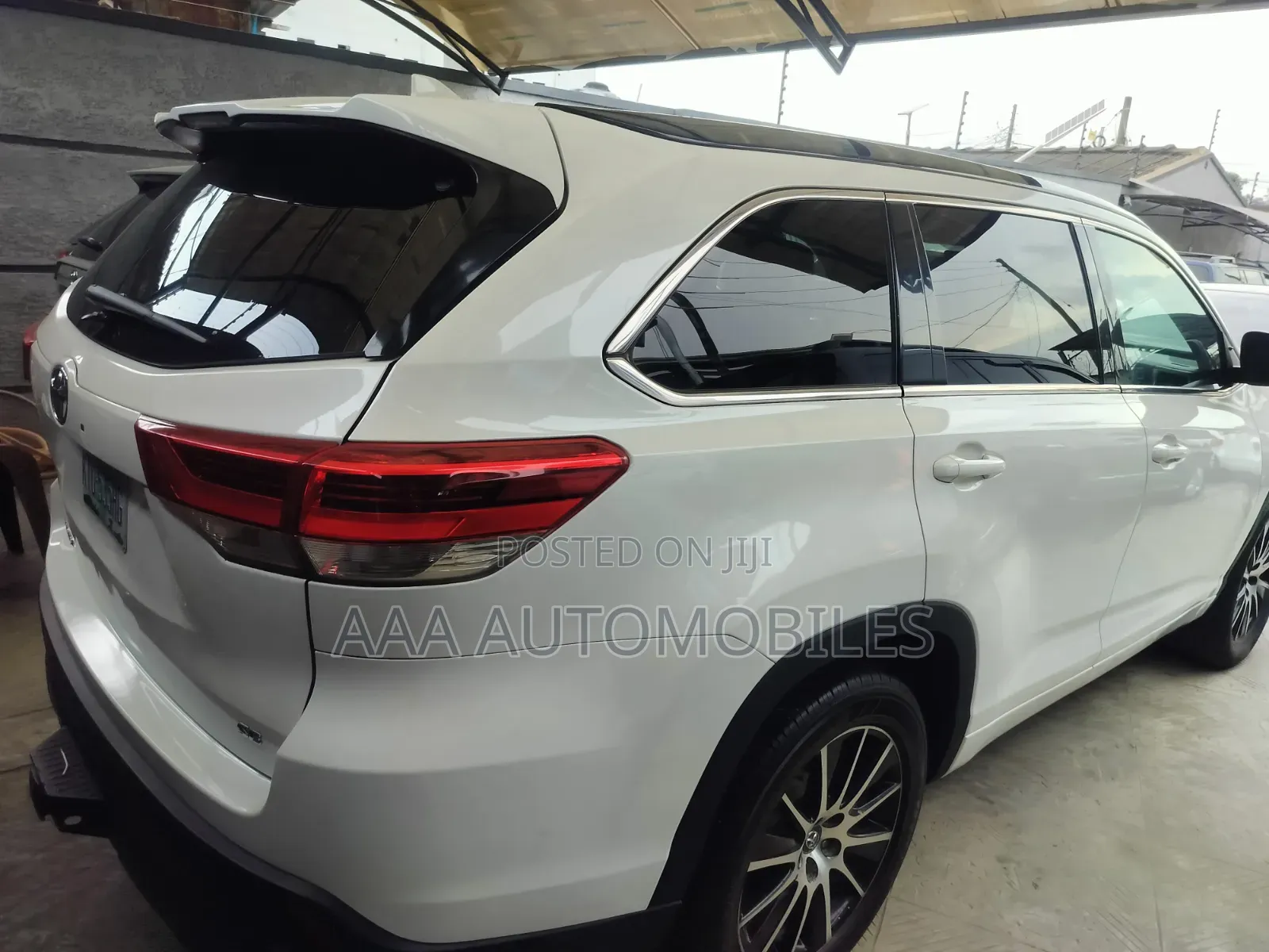 Toyota Highlander SE 4x4 V6 (3.5L 6cyl 8A) 2018 White