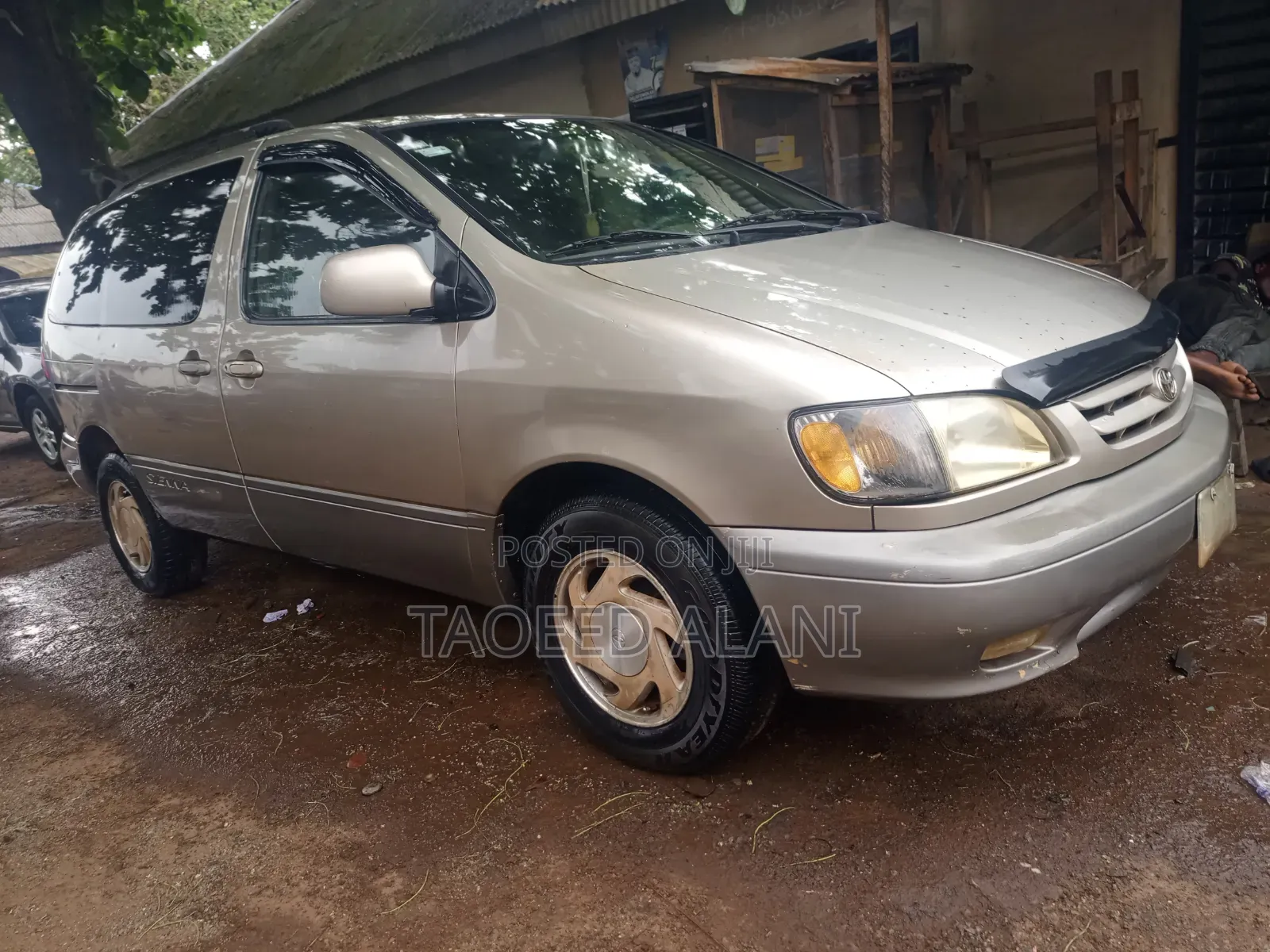Toyota Sienna 2002 Gold
