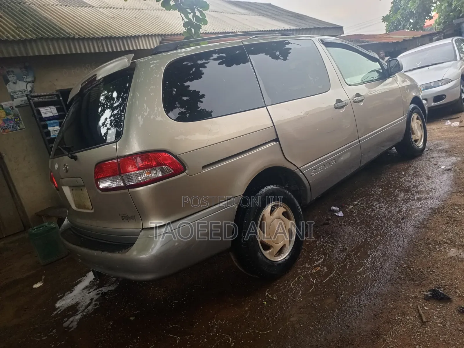 Toyota Sienna 2002 Gold
