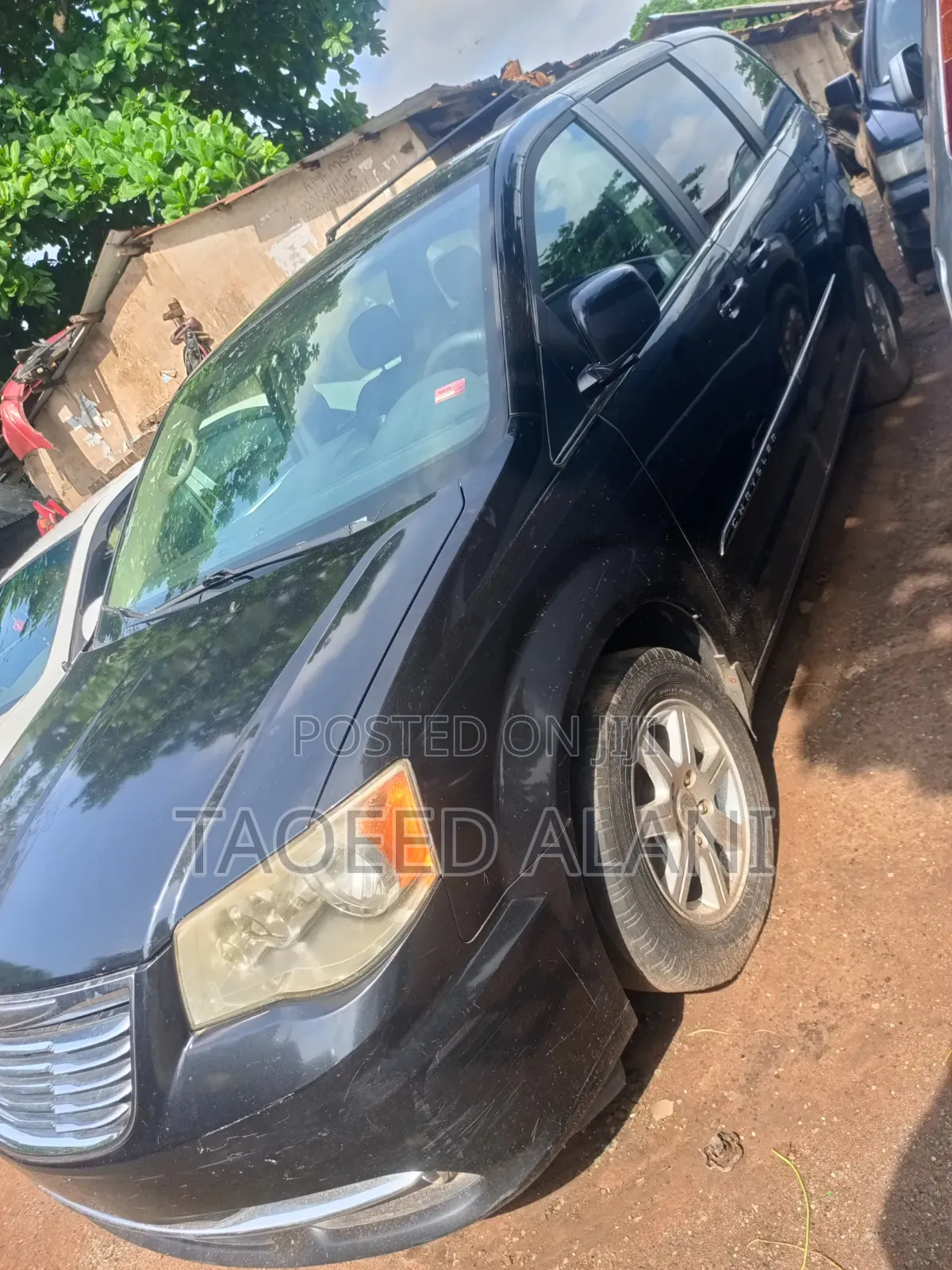 Chrysler Town & Country 2012 Black